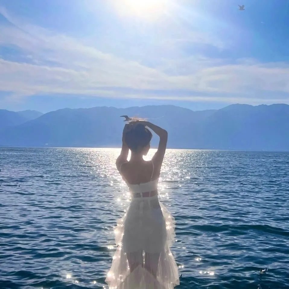 订婚当天富豪千金来虐渣